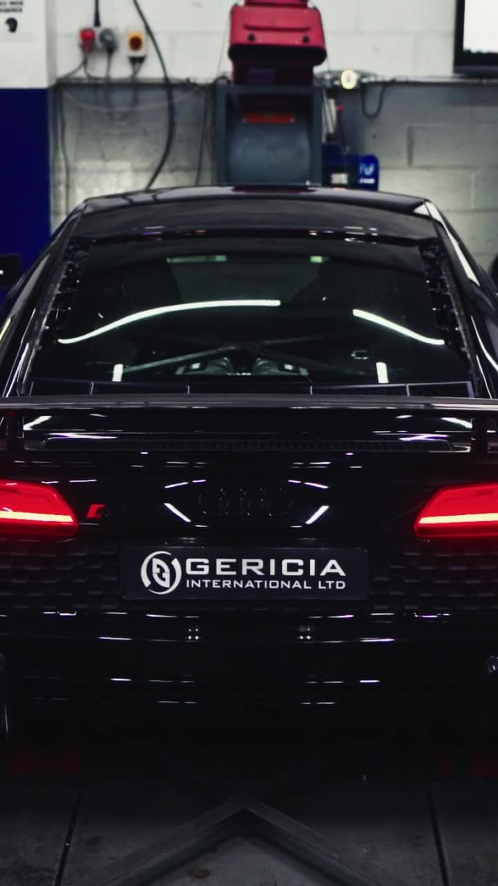 Audi R8 — Valvetronic revs